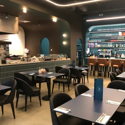DoughBalls Pizza, Rundle Place restaurant