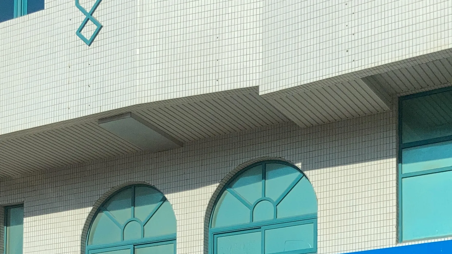 Mo's Joint restaurant in Sheikh Rashid Bin Saeed Al Maktoum Street (Old Airport Road - آل نهيان - Zone 1 - أبو ظبي - United Arab Emirates