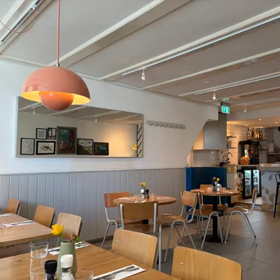 Bakers & Roasters restaurant