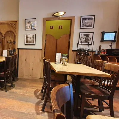 Marco Polo Pizzeria-Steakhouse restaurant