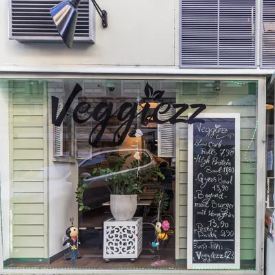 Veggiezz restaurant