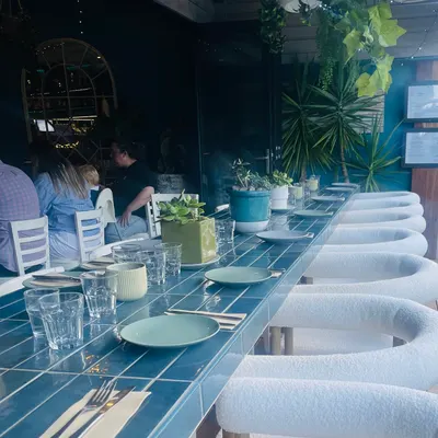 Four Hands Tapas & Pizza Restaurant restaurant