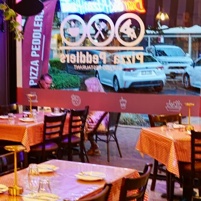 Pizza Peddlers & BAR restaurant