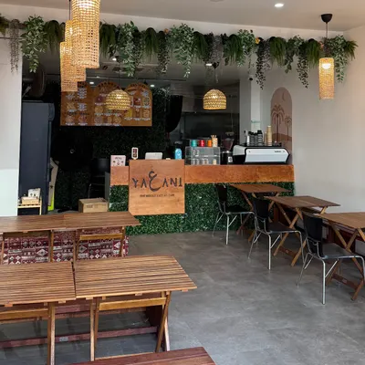 Ya3ani Manoushi & Falafel Gold Coast restaurant