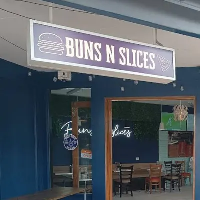 Buns N Slices restaurant