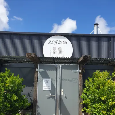 2 Left Sisters restaurant