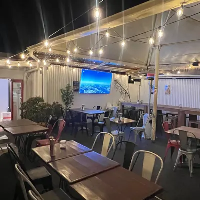 Pops Cafe Bar Mount Eliza restaurant