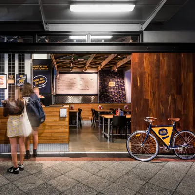 Varsity Northbridge restaurant