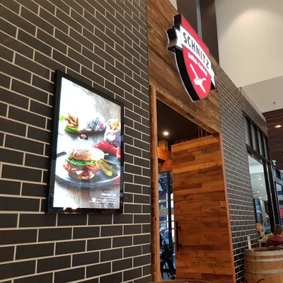 Schnitz Werribee restaurant