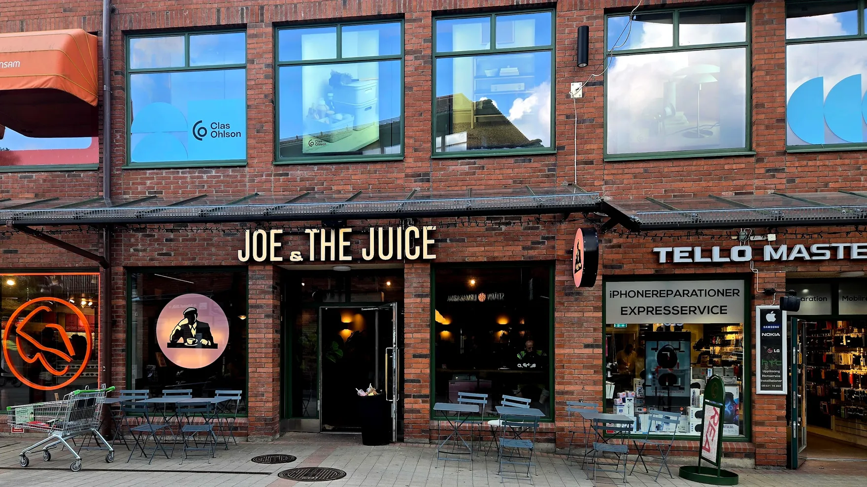 JOE & THE JUICE restaurant in Stockholmsvägen 55 Street