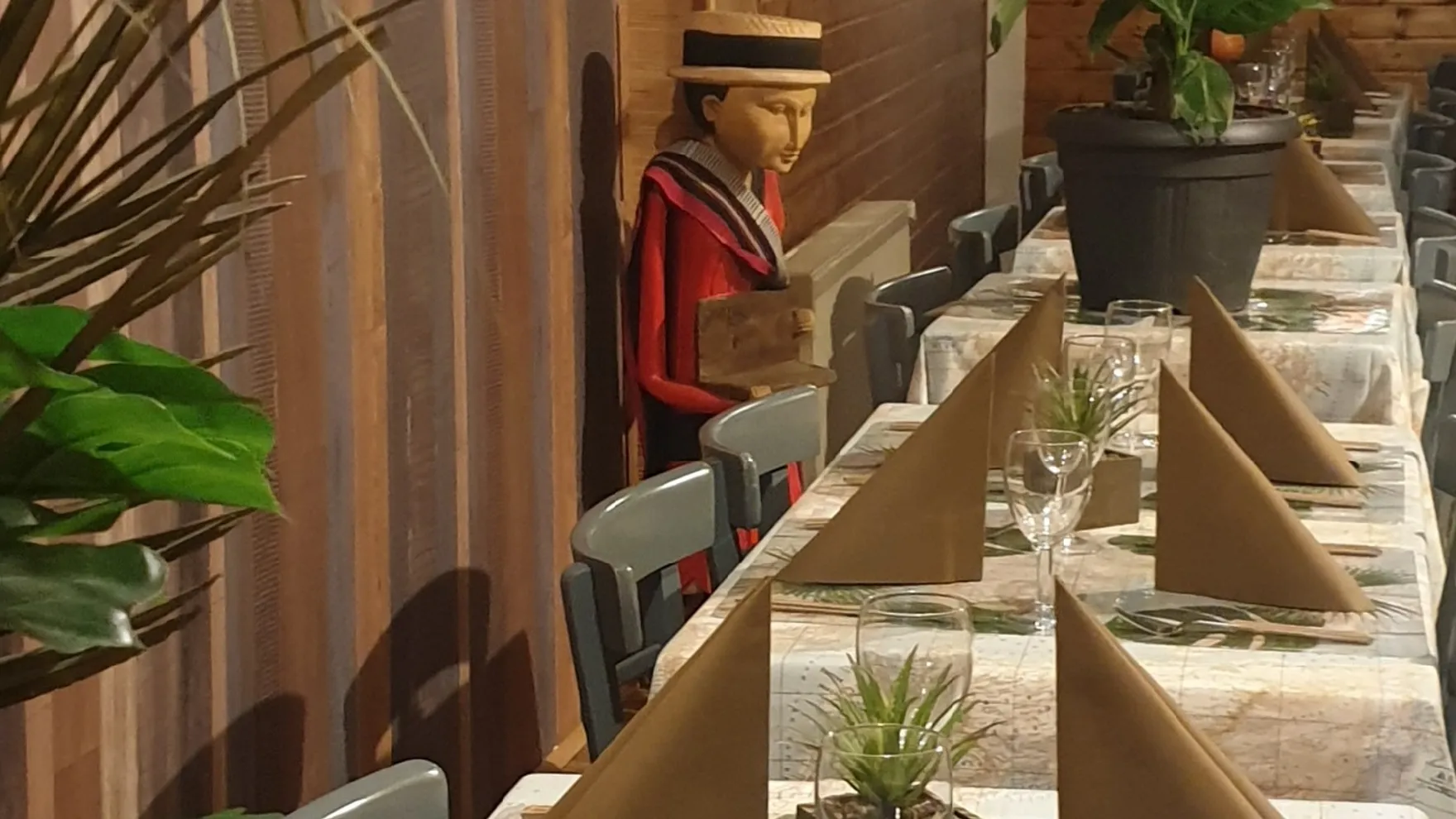 Madagasikara restaurant in Rue de Flandre 10