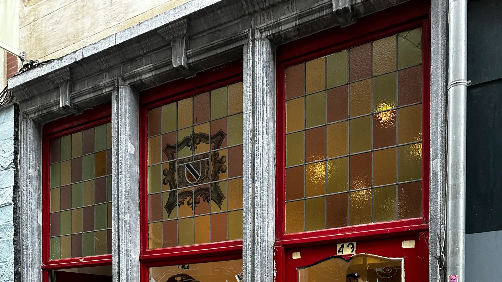 Yummy Bowl restaurant in Rue des Eperonniers 49