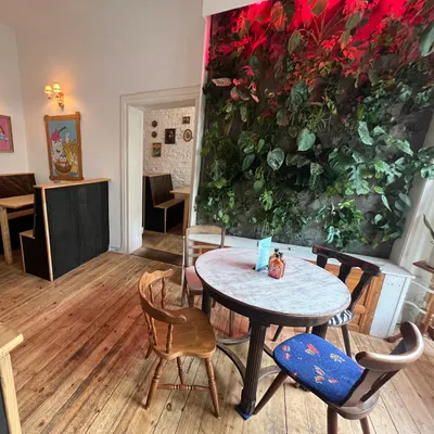 Lia's Kitchen restaurant