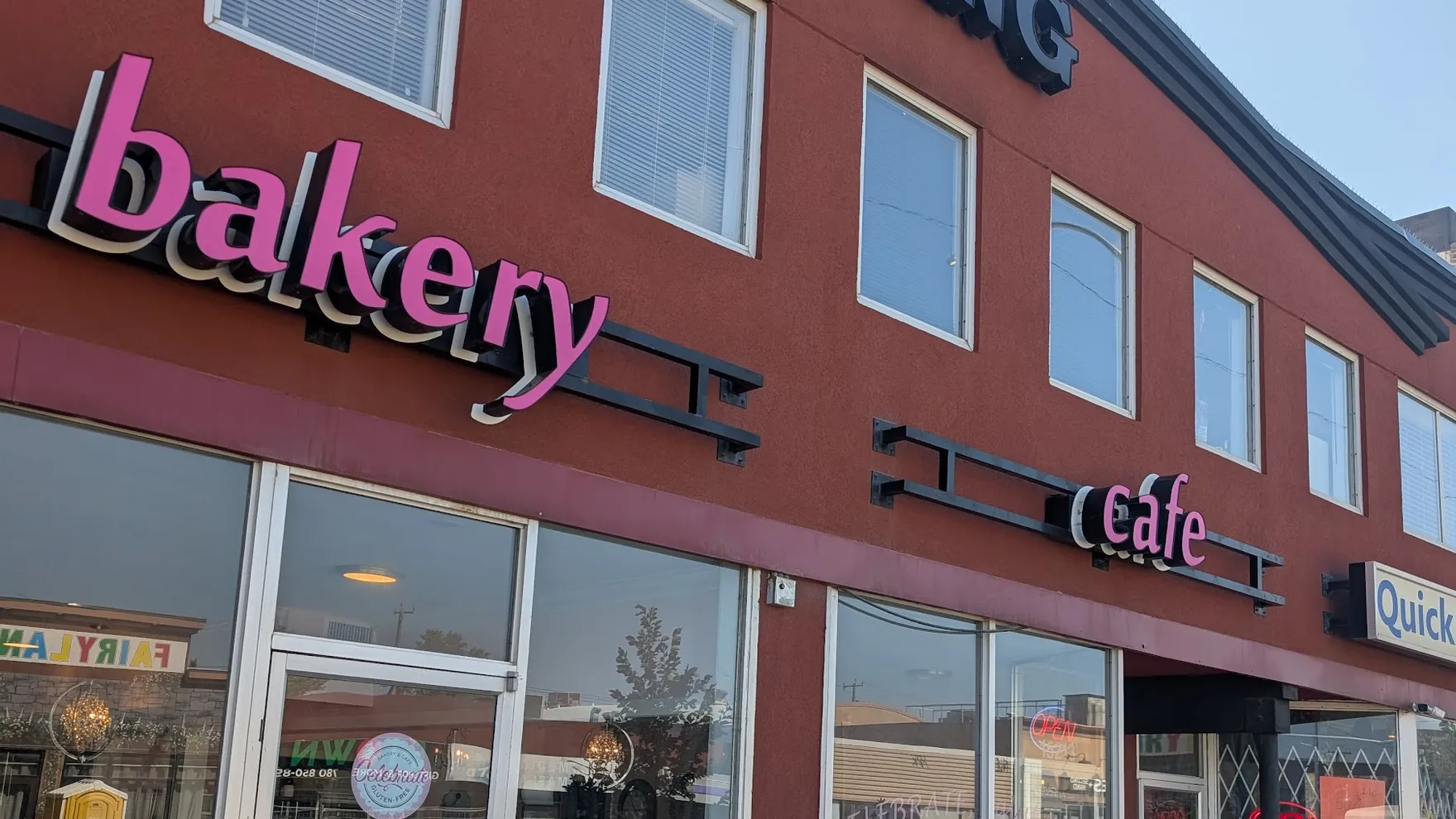Celebrate, gluten free | Bakery Cafe restaurant in Edmonton