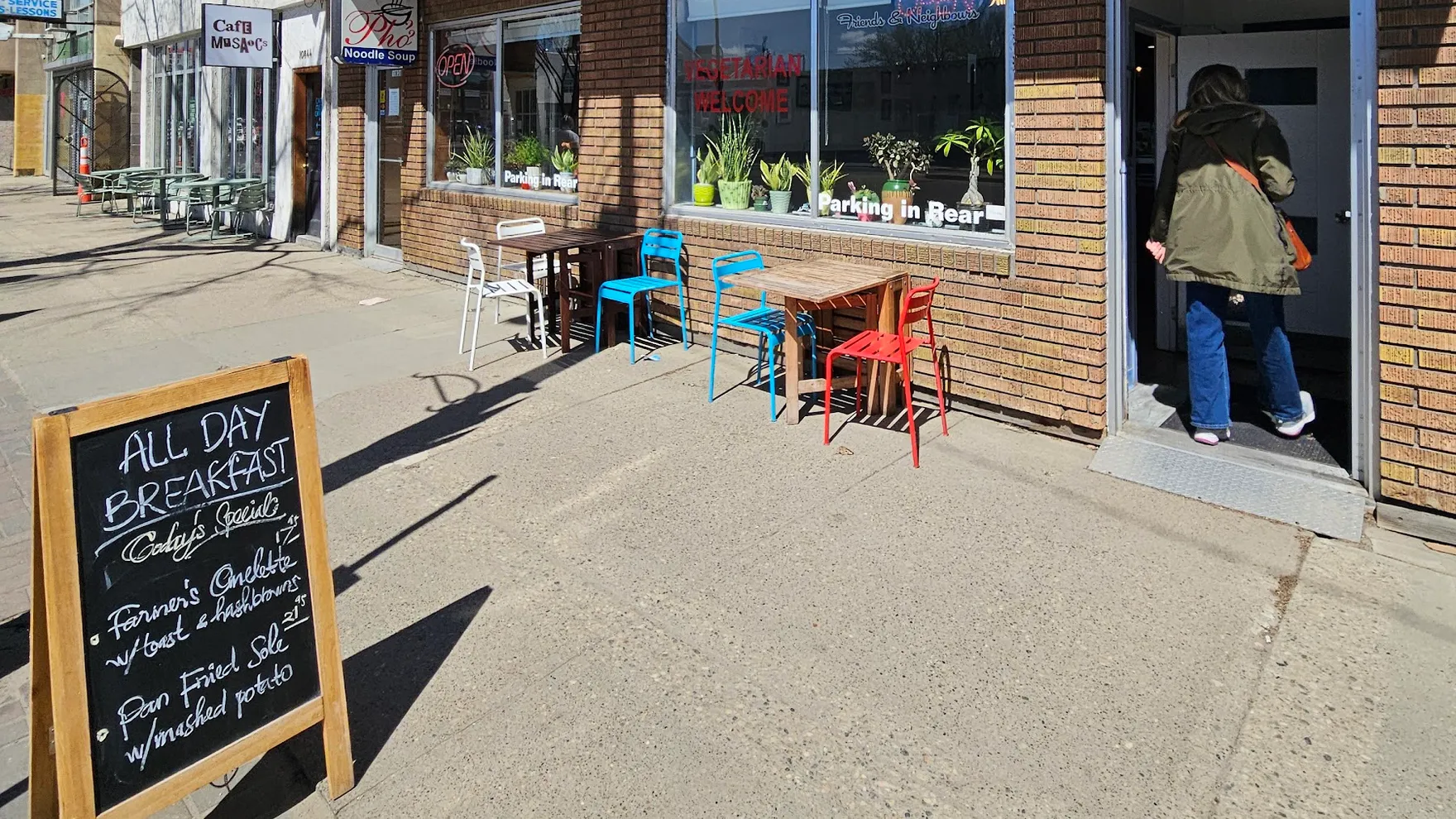 Friends & Neighbours Cafe restaurant in Edmonton