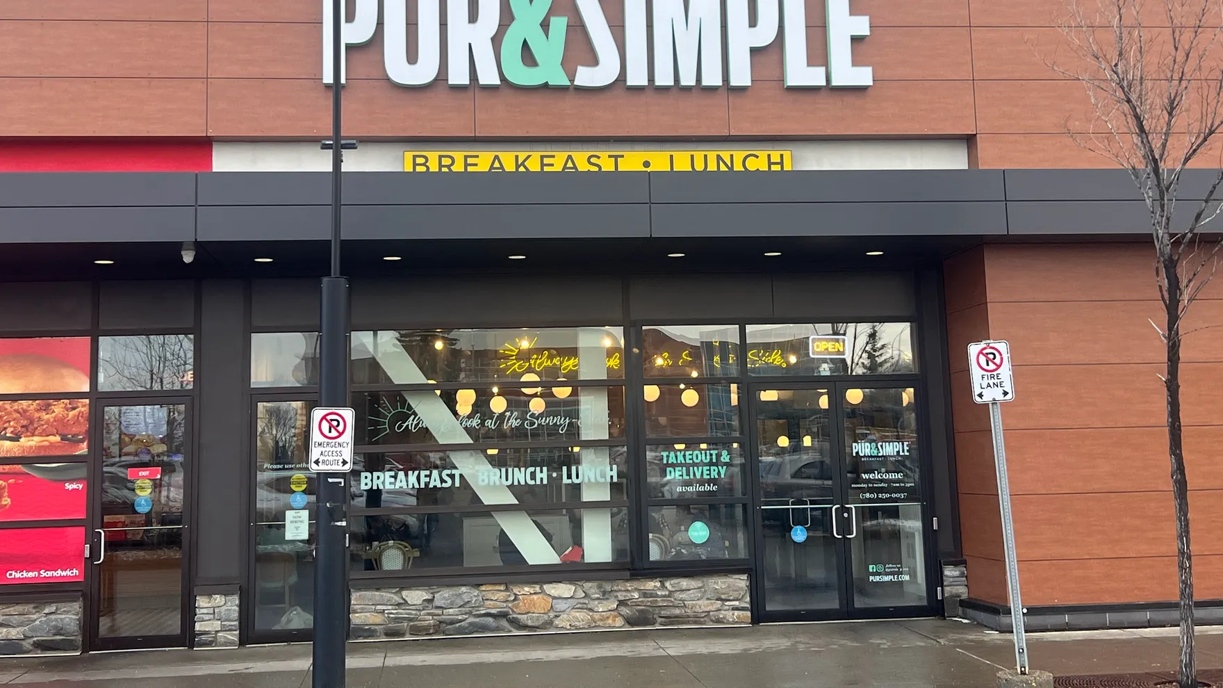 Pür & Simple restaurant in Edmonton