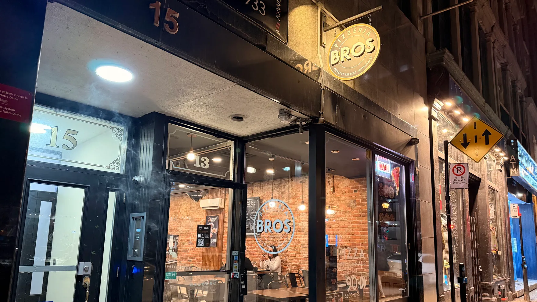 Pizzeria Bros (Old Montreal) restaurant in Montréal