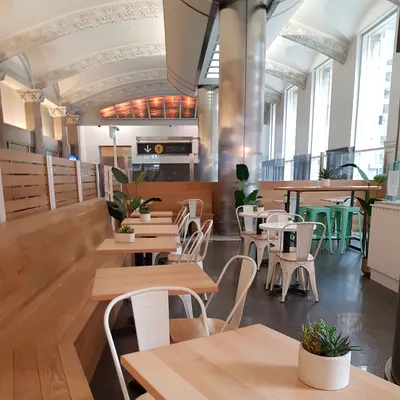 Salus Fresh Foods restaurant