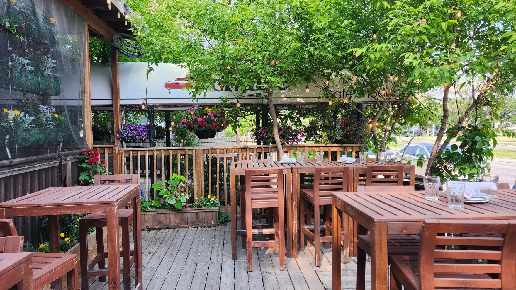 Chaise Café & Lounge restaurant in Winnipeg