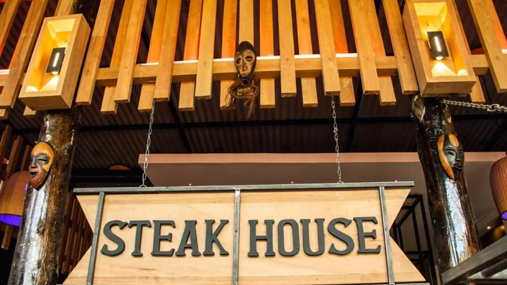 Steakhouse bar & grill restaurant in Bukavu