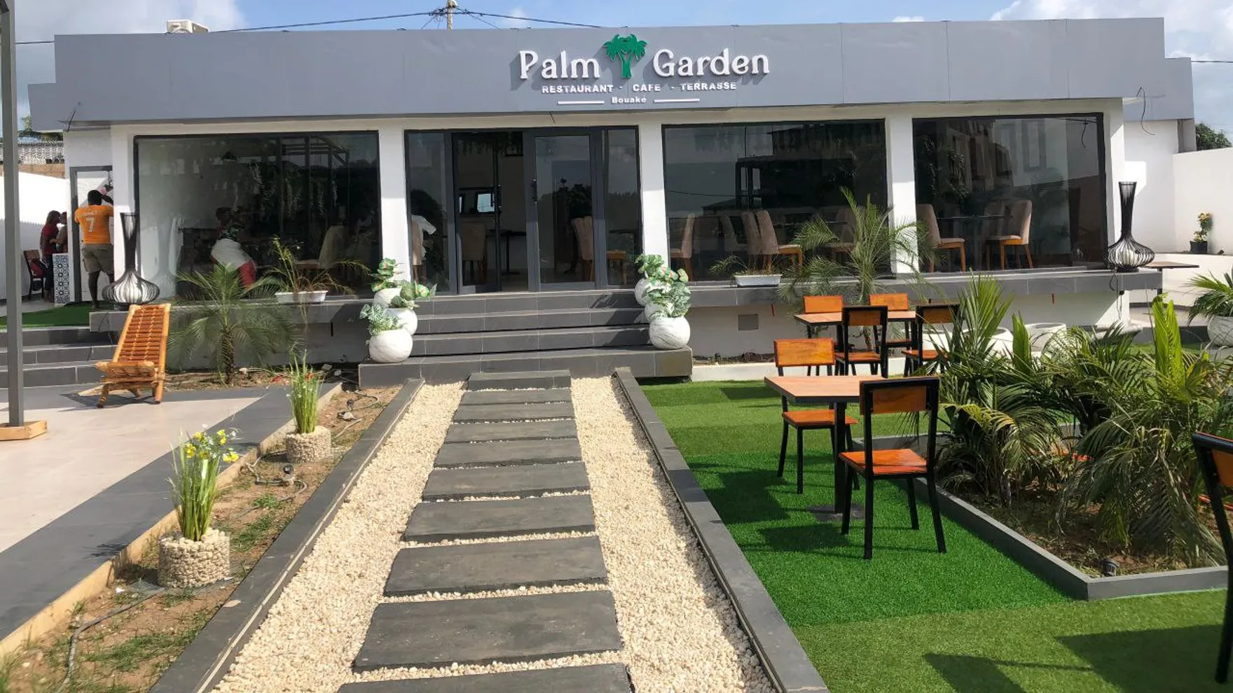 Palm Garden restaurant in Bouaké