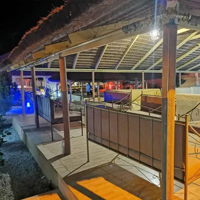 QUEEN'S RESTAURANT BOUAKE KENNEDY restaurant