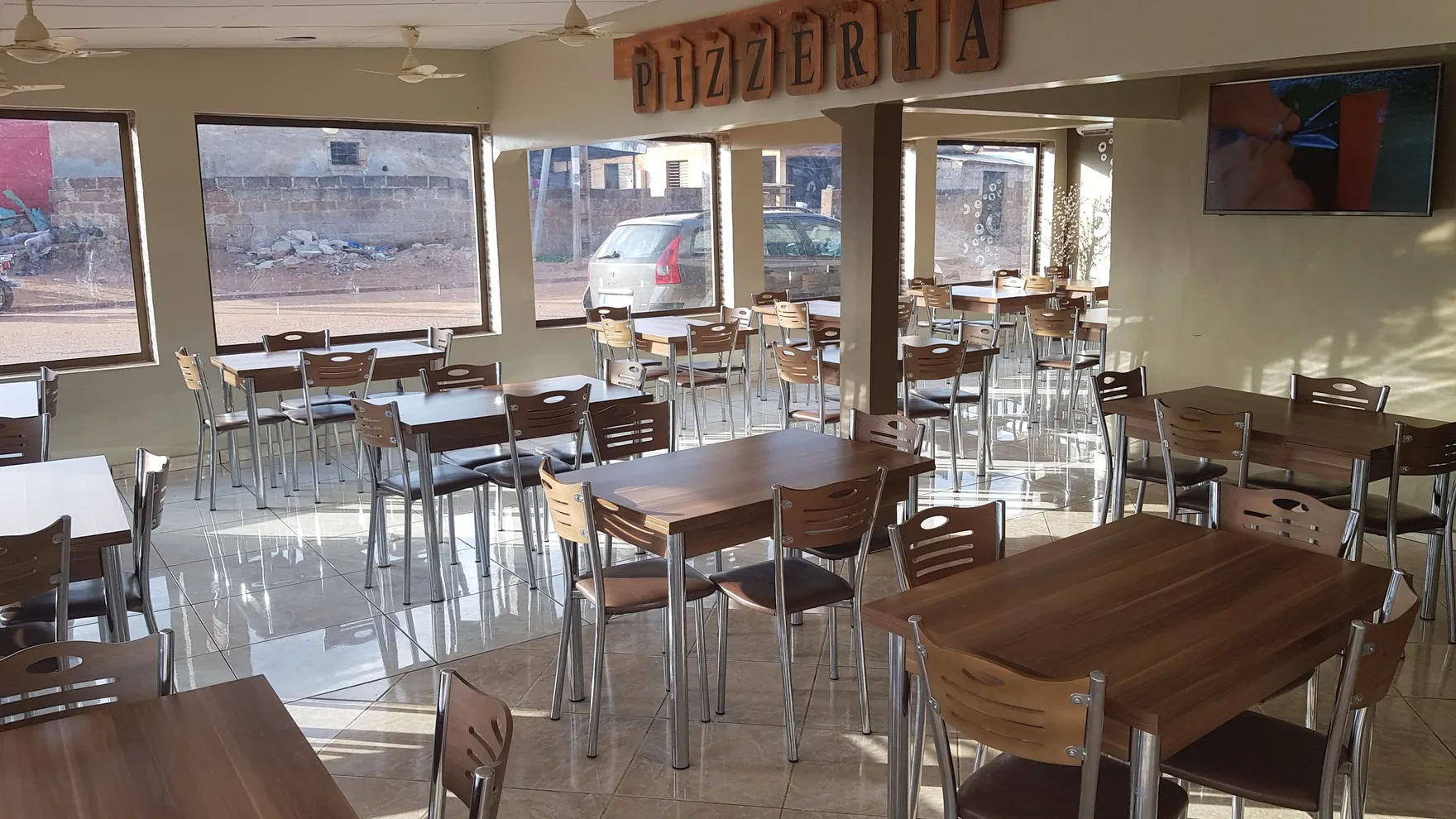 La Colombe D'or Plus restaurant in Korhogo