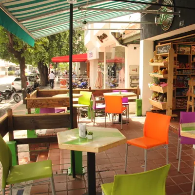 Organic restaurant