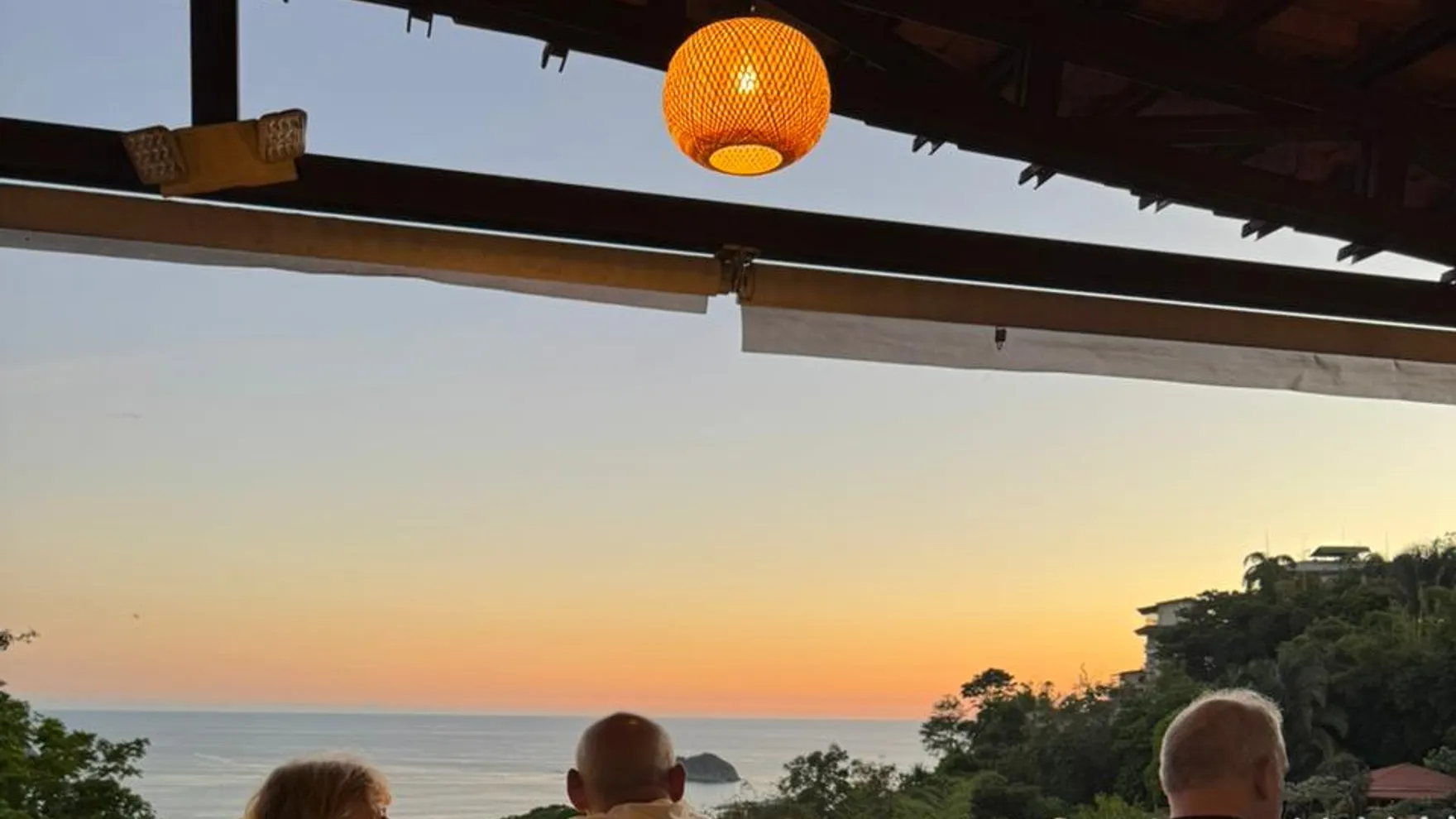 Agua Azul restaurant in Manuel Antonio