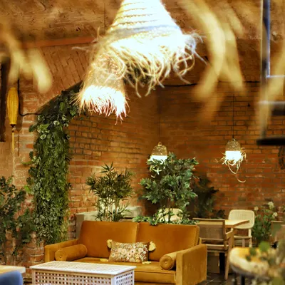 CHUTNEJ restaurant