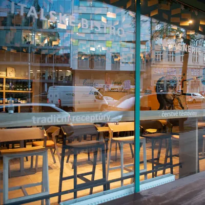 La Mouka wine bistro restaurant