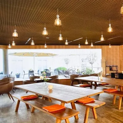 Life Deli restaurant