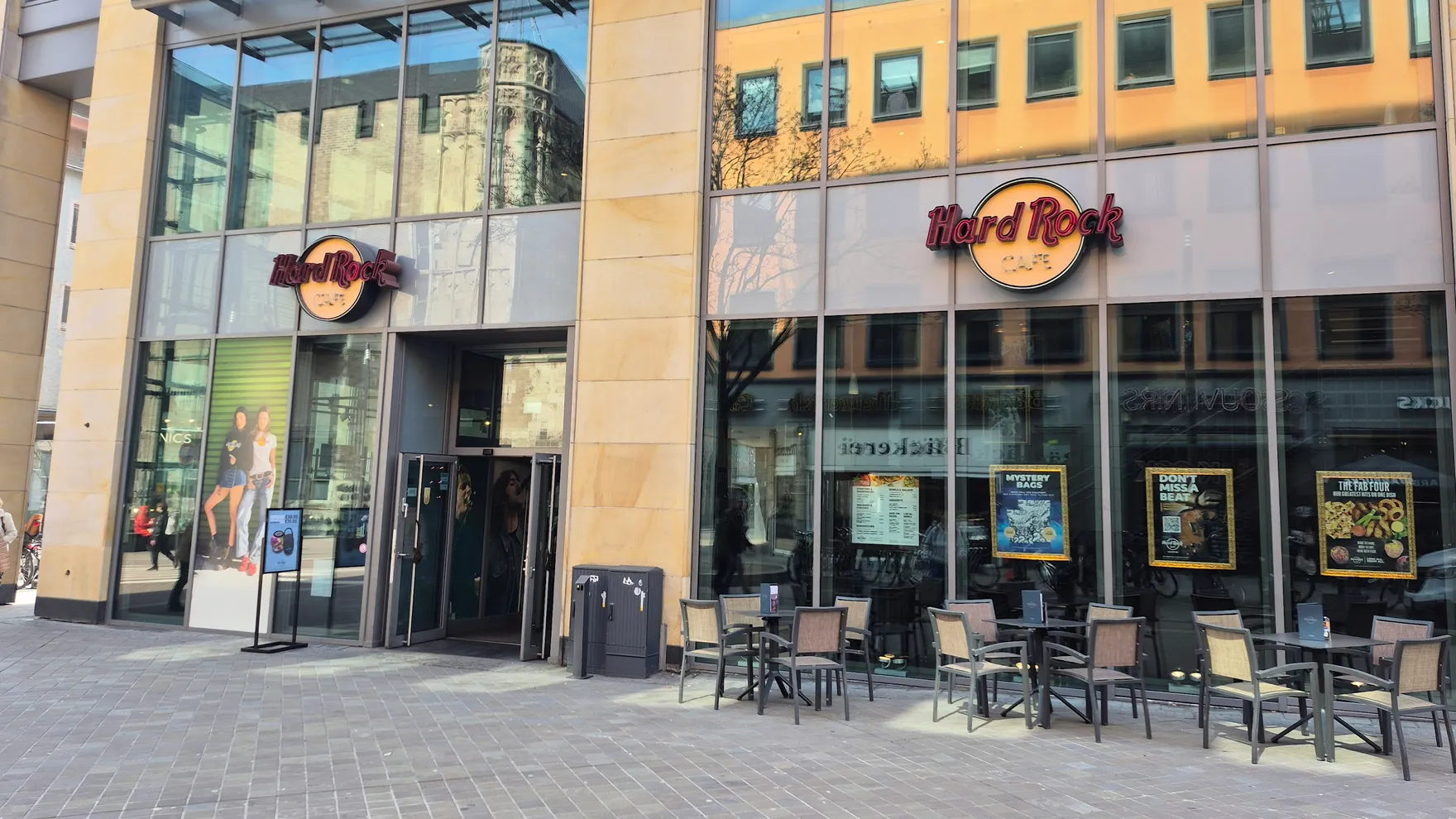 Hard Rock Cafe restaurant in Gürzenichstraße 8