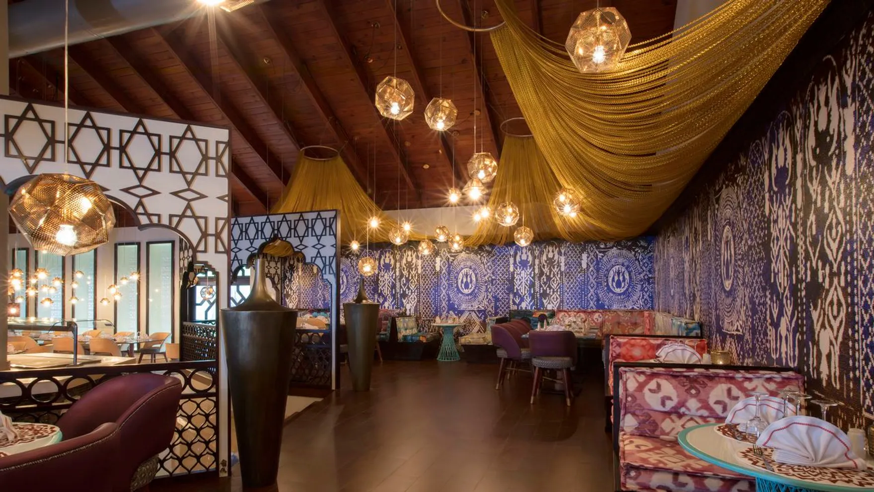Bhogali restaurant in Avenida Francia s/n