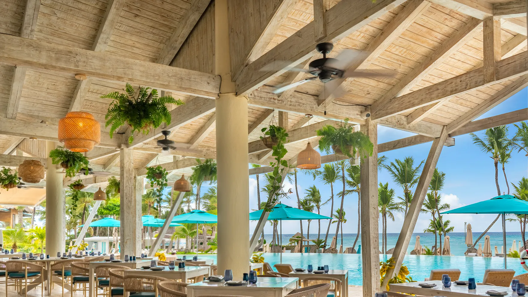 Blue Grill & Bar by Eden Roc restaurant in Punta Cana 23000