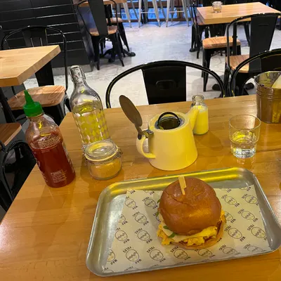 Mad Yolks restaurant