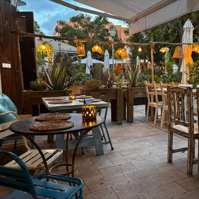 Simbiosis restaurant