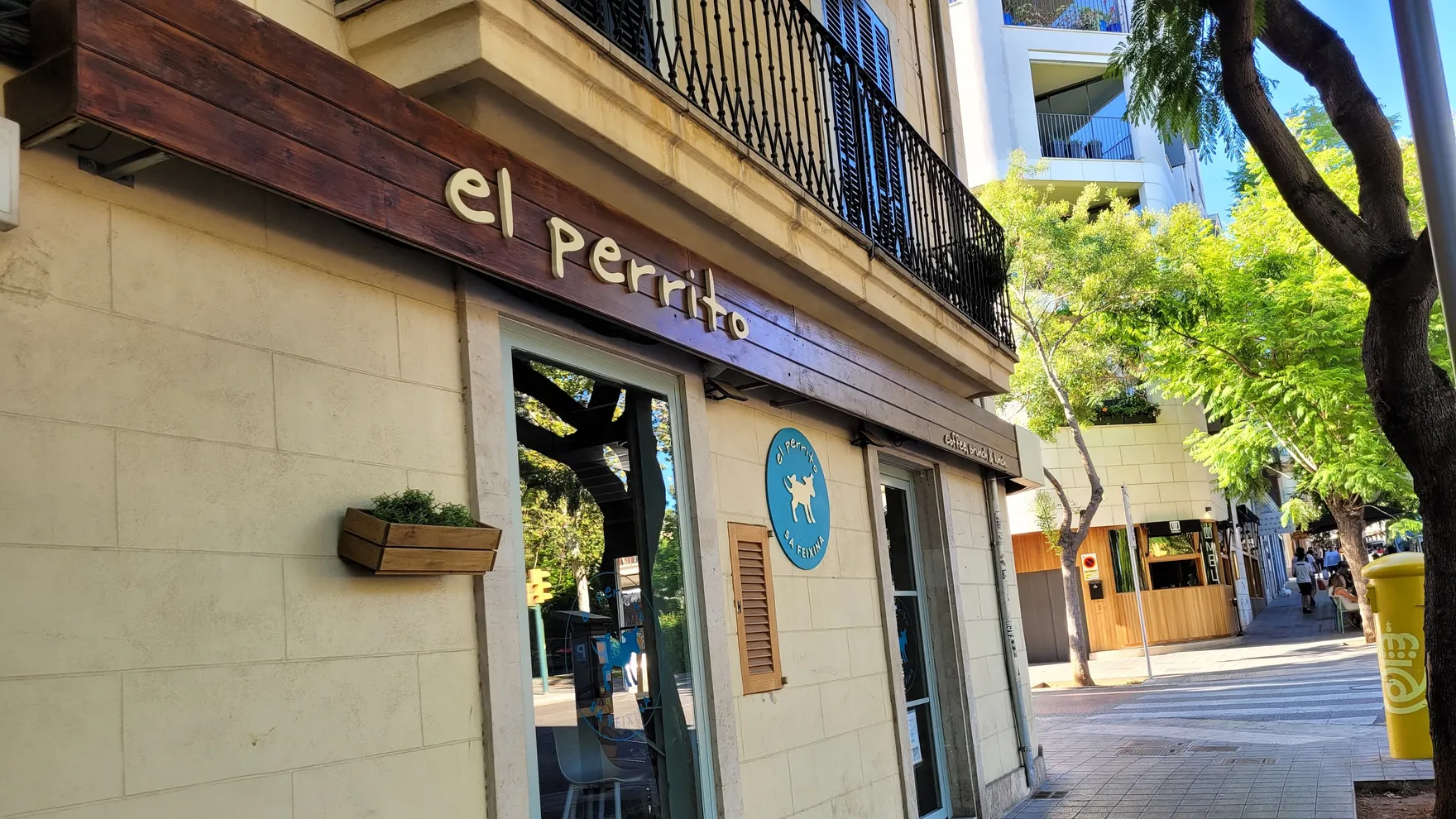 El perrito - Coffe & Brunch | Sa Feixina restaurant in 07013 Palma