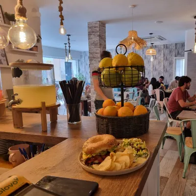 MOKAMBO Alfalfa restaurant