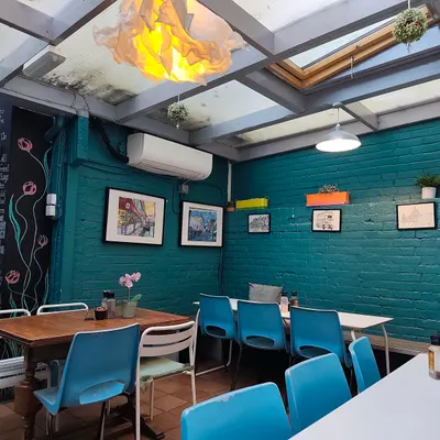 Oliver's Village Café restaurant