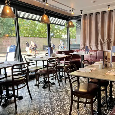 Côte Cambridge restaurant