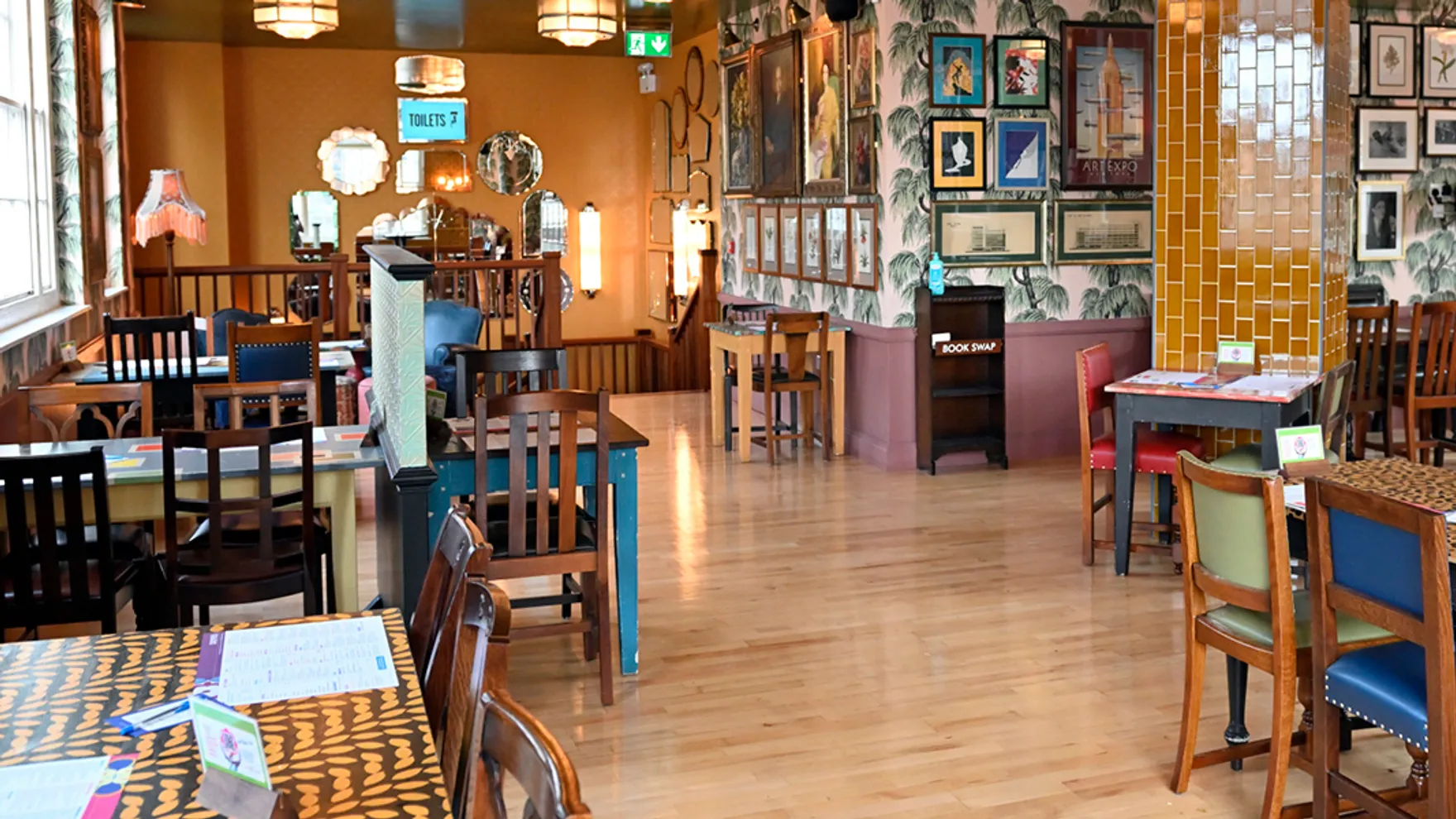 Ponto Lounge restaurant in 2-4 King Edward St