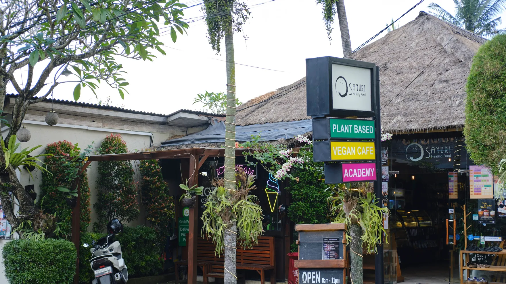 Sayuri Healing Food Cafe & Academy restaurant in Kabupaten Gianyar