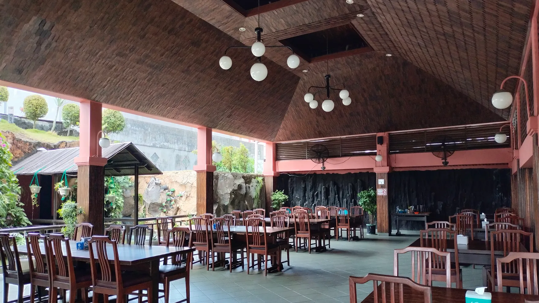Bondy Bakery & Restaurant restaurant in Kota Balikpapan