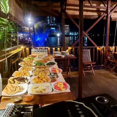 Lotus Café restaurant