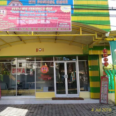 Resto Vegetarian "MIE PANJANG UMUR" Noodles And Dim Sum House restaurant