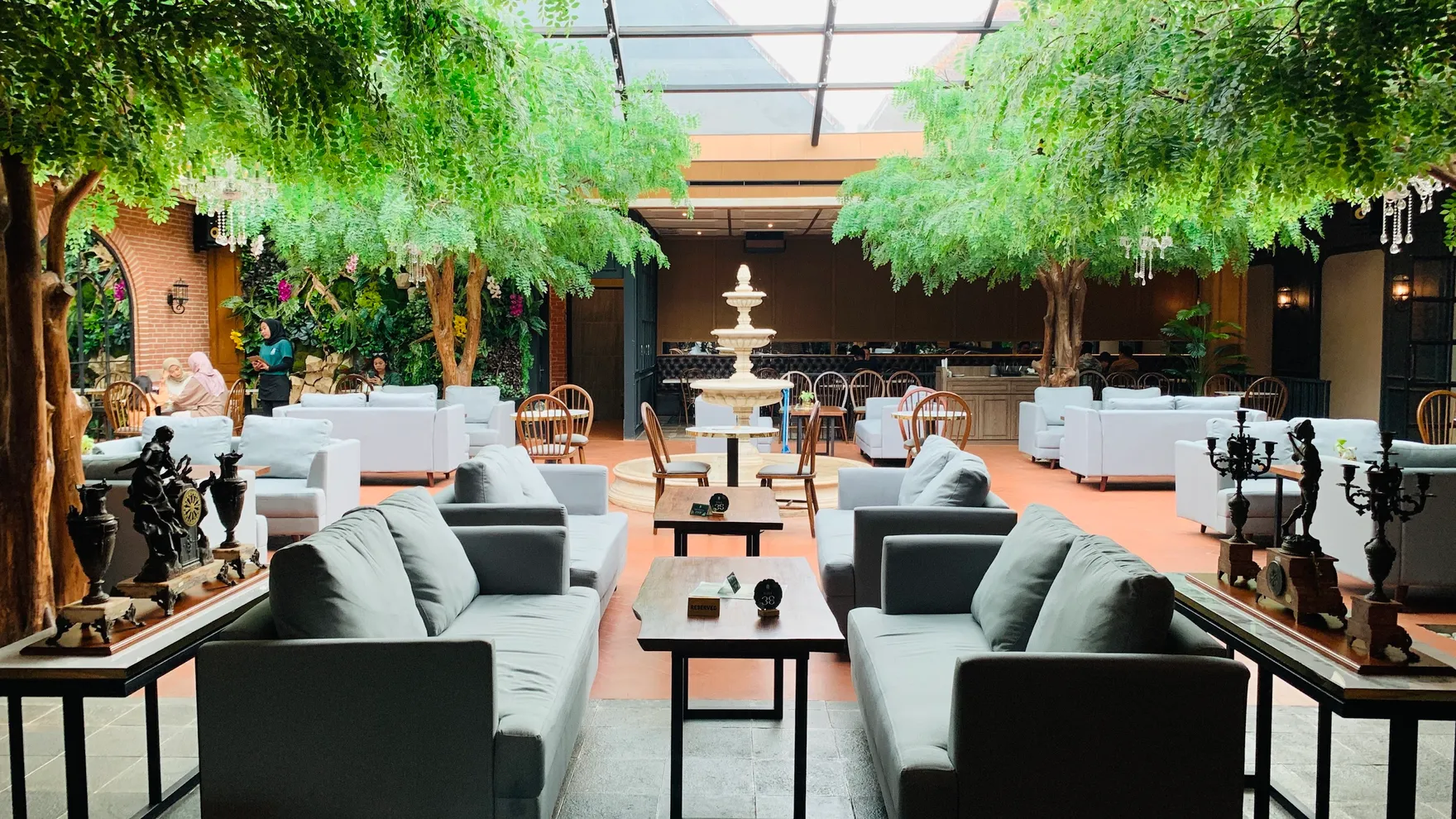 The Grove Cafe Malang restaurant in Kota Malang