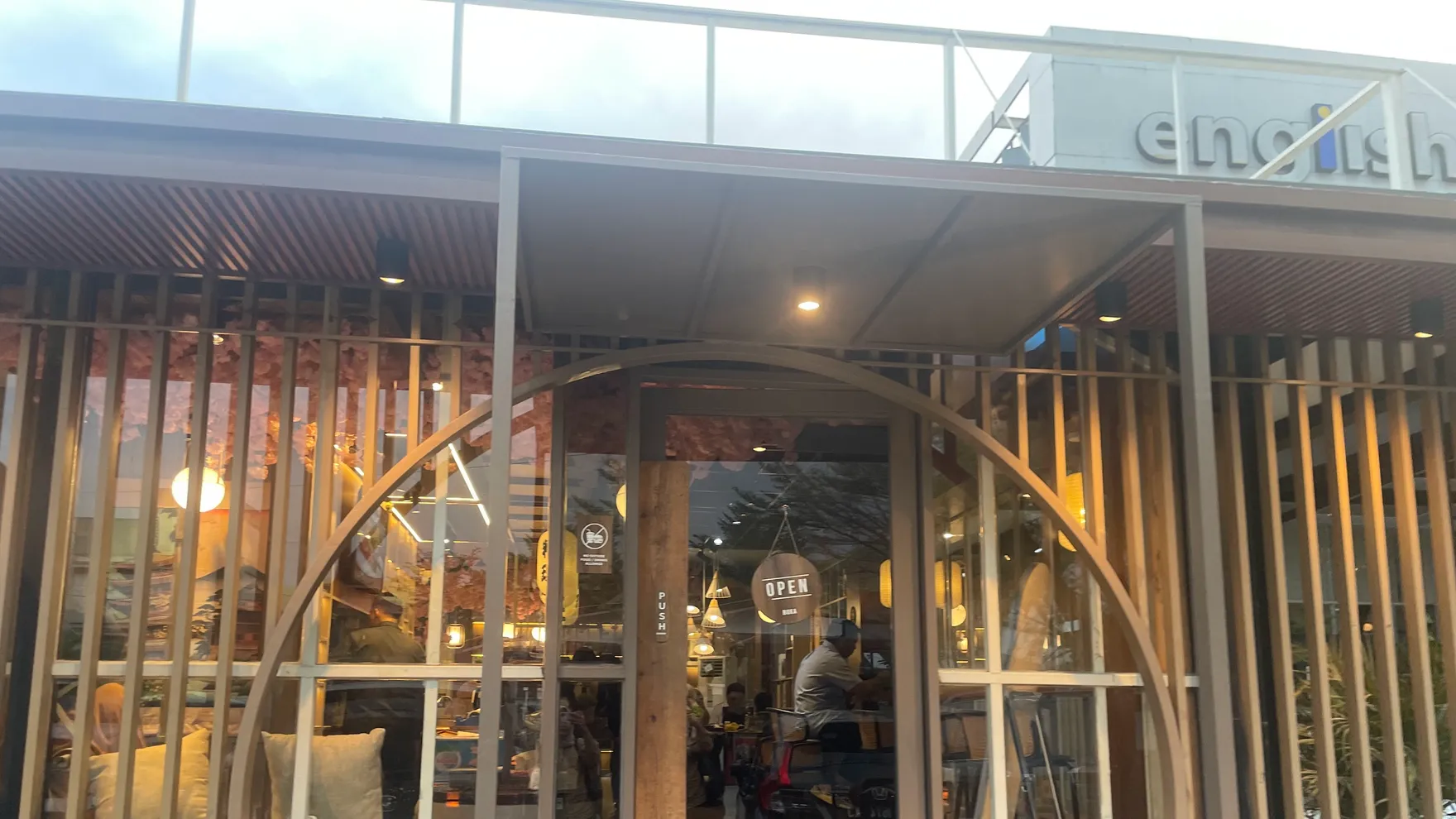 Cavendish Restaurant restaurant in Padang City