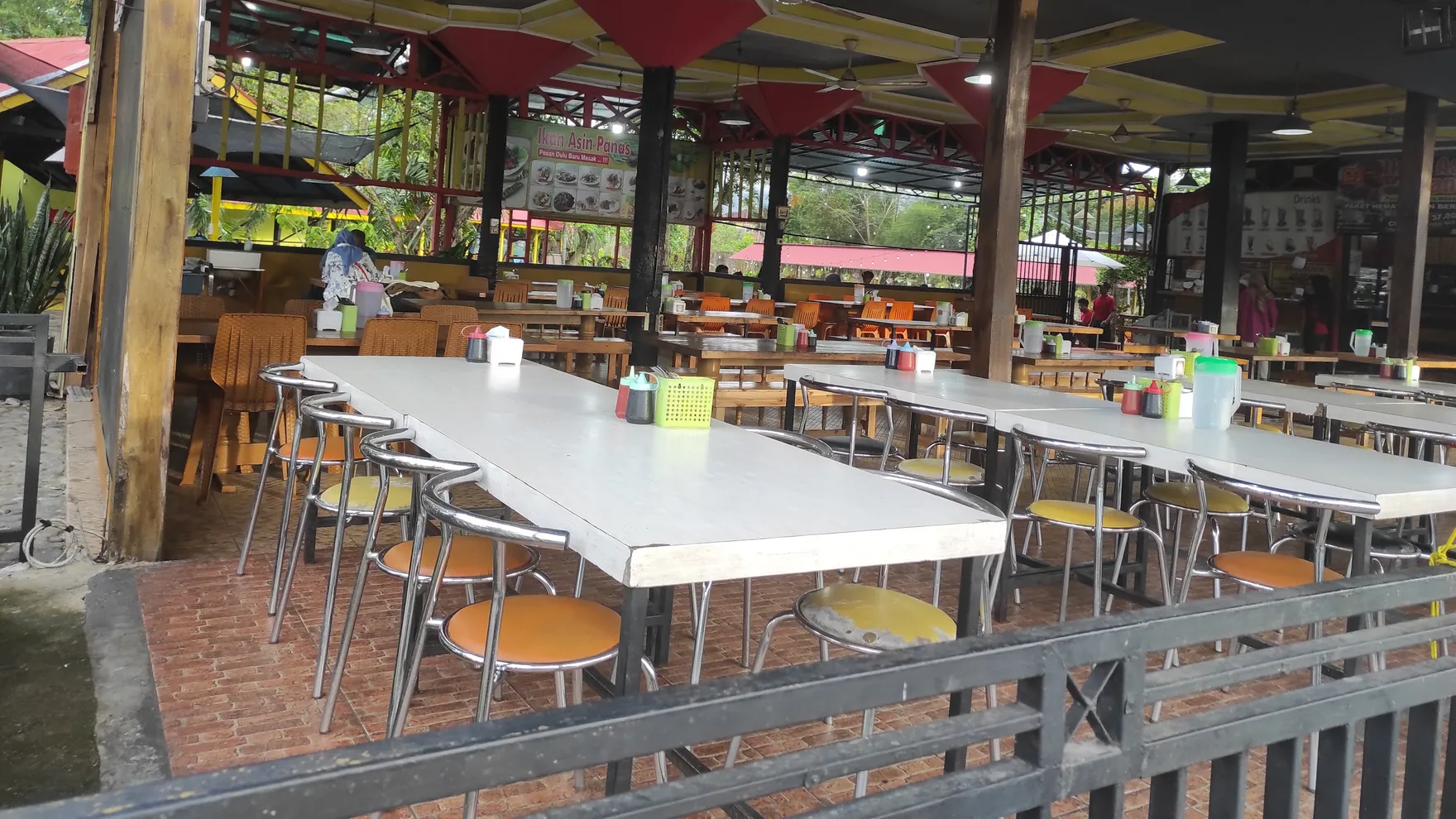 Radja Minas restaurant in Kota Padang