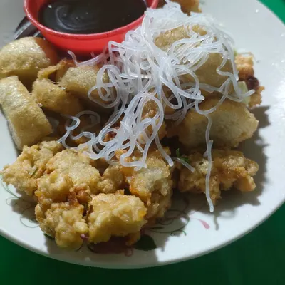 Rujak Bandung & Ketoprak (TETEH LINNA) restaurant